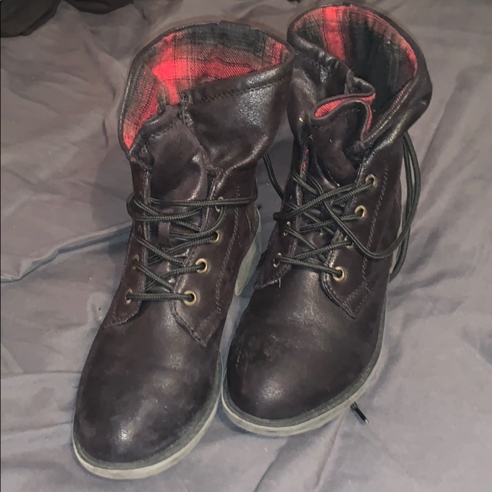 Black lace up boots